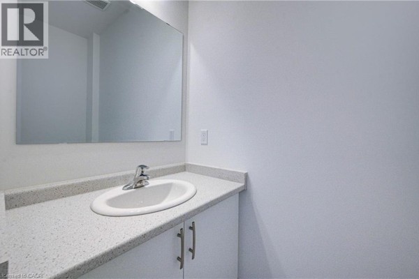 4pc Bathroom - 10 Munn Crescent, Paris, ON N3L0N3 Photo 4