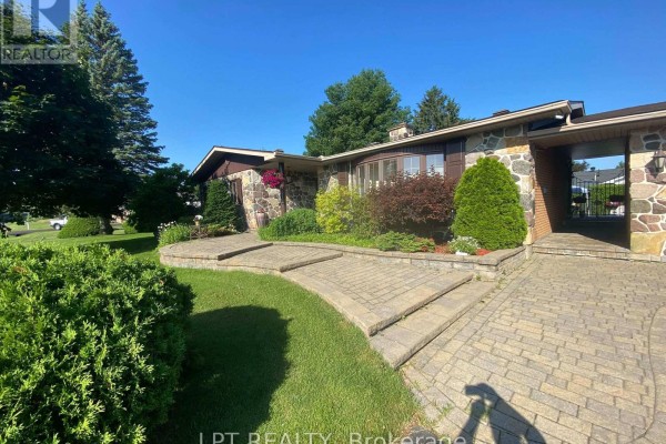 10 Orchard Street, Champlain, ON K6A2V7 Photo 2