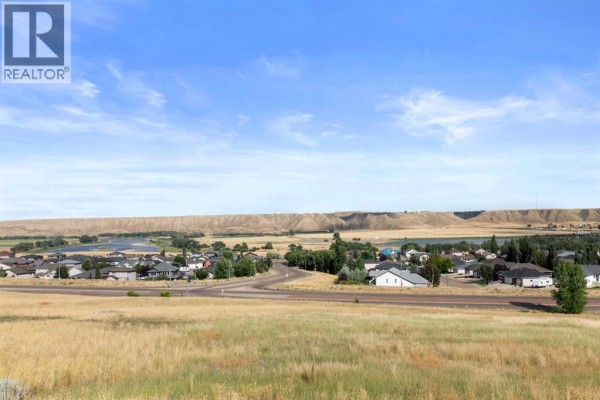 10 Palisades Mews Ne, Medicine Hat, AB, photo 2