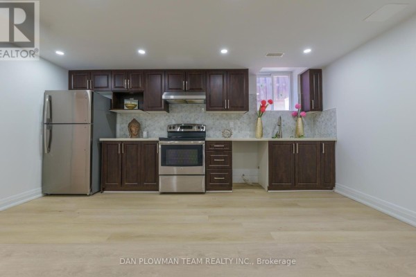10 Pardon Avenue, Whitby, ON, photo 2