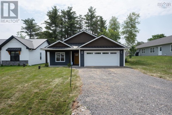 3pc Ensuite bath - 10 Peterson Street, Cambridge, NS B0P1G0 Photo 5