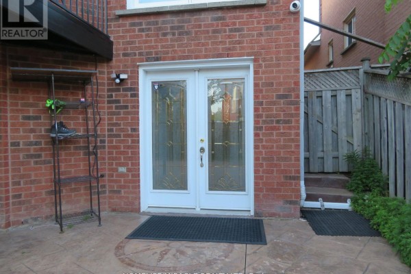 10 Pine Bough Manor, Richmond Hill, ON, photo 2