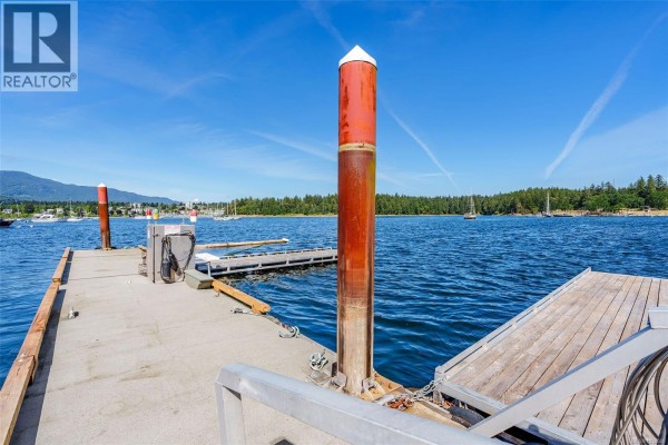 Living room - 10 Pirates Lane, Protection Island, BC V9R6R1 Photo 5