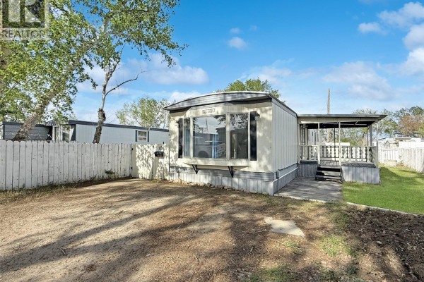 10 Prairie Sun Court, Swift Current, SK, photo 2