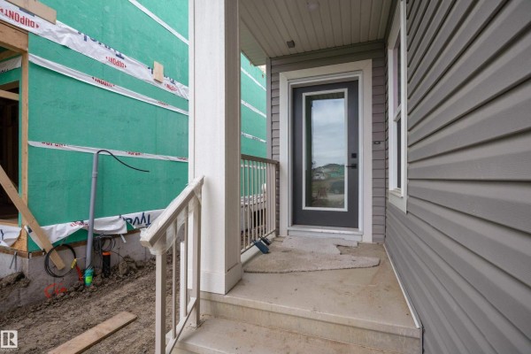 Primary Bedroom - 10 Primrose Wy, Spruce Grove, AB T7X4T1 Photo 2