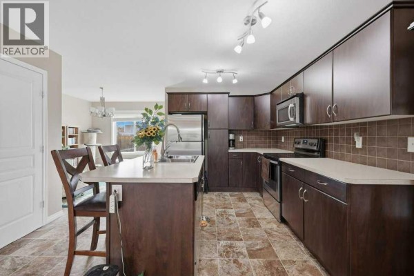 Living room - 10 Rafferty Court, Sylvan Lake, AB T4S0K3 Photo 4
