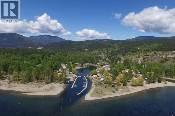 10 Rainbow Lane, Lee Creek, BC V0E1M4 Photo 2