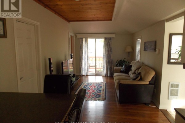 Sunroom - 10 Rosehill Drive, Whitchurch Stouffville, ON L4A7X3 Photo 5