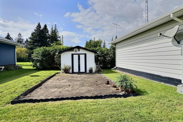 10 Second Street, Swan Lake, MB R0G1P0 Photo 3