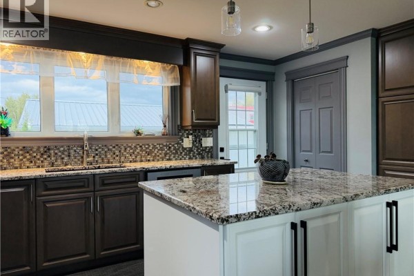 Dining room - 10 Thibodeau Lane, Baie Sainte Anne, NB E9A1G1 Photo 4