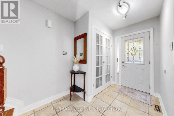 Other - 10 Trinity Crescent, Whitby, ON L1N6L2 Photo 4