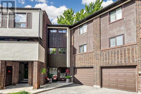 Dining room - 10 Turret Hillway Way, Toronto, ON M2H3A8 Photo 2