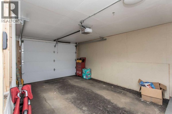 10 Valley Crescent, Lacombe, AB, photo 2
