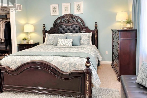 Bedroom 2 - 10 Waterstone Way, Whitby, ON L1N0M3 Photo 5