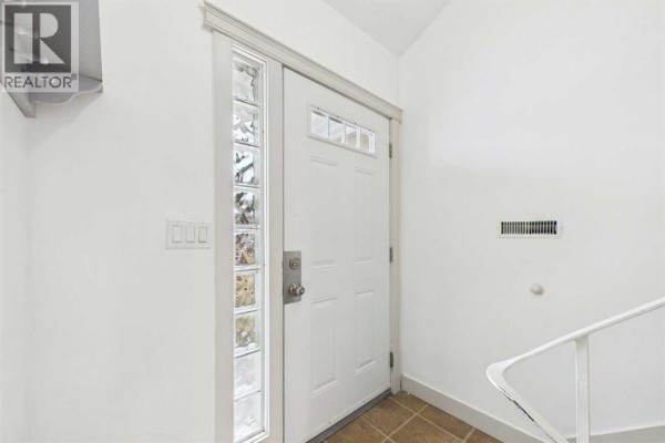 Kitchen - 10 Watson Street, Red Deer, AB T4N5Z3 Photo 3