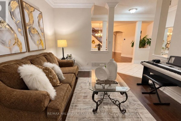 Dining room - 10 Weatherby Avenue, Ajax, ON L1Z1R7 Photo 4