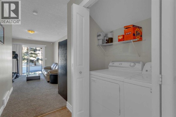 2pc Bathroom - 10 West Cedar Rise Sw, Calgary, AB T3H5G8 Photo 4