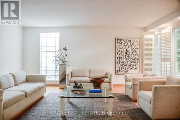 Living room - 10 Wetherfield Place, Toronto, ON M3B2E1 Photo 4