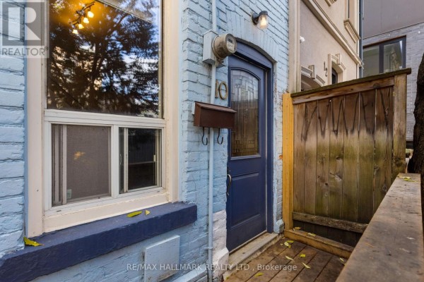 10 Woodgreen Place, Toronto, ON M4M2J2 Photo 2