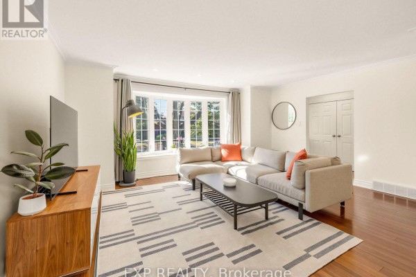 Primary Bedroom - 10 Yarn Road, Toronto, ON M9B1H5 Photo 4