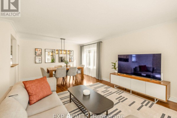 Bedroom 2 - 10 Yarn Road, Toronto, ON M9B1H5 Photo 5