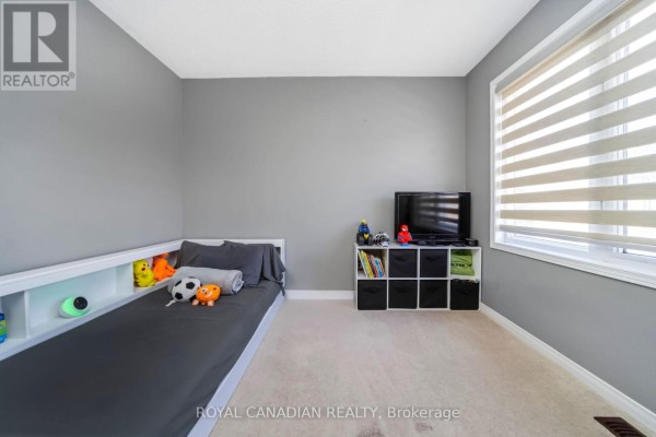 10 Yellowknife Road, Brampton, ON, photo 2