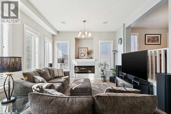 Foyer - 100, 50 Westland Road, Okotoks, AB T1S2G4 Photo 4