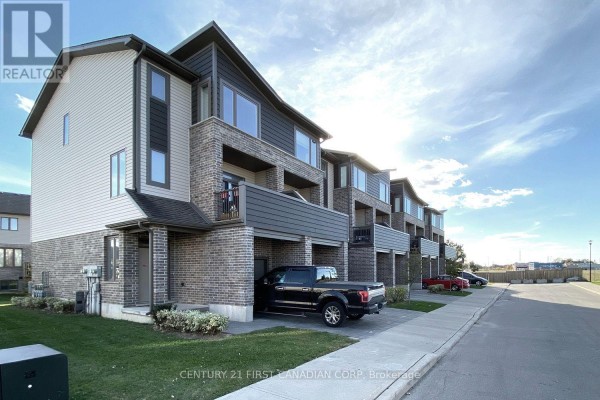 Bathroom - 100 - 2070 Meadowgate Boulevard, London South, ON N6M1C6 Photo 2