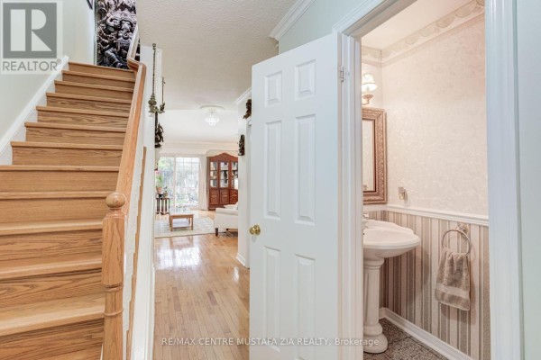 Bedroom 2 - 100 - 2440 Bromsgrove Road, Mississauga, ON L5J4J7 Photo 5