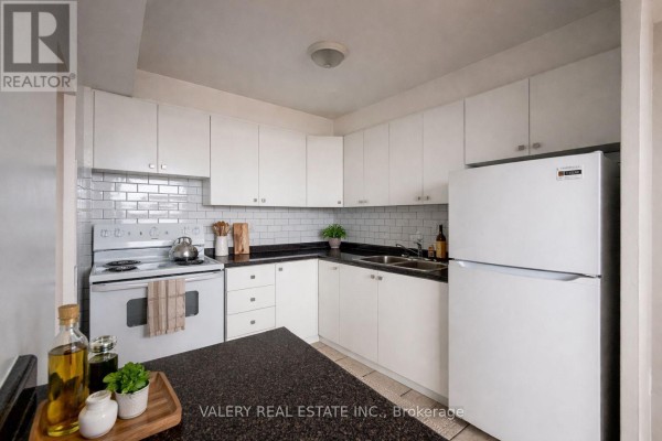 100 - 890 Jane Street, Toronto, ON, photo 2