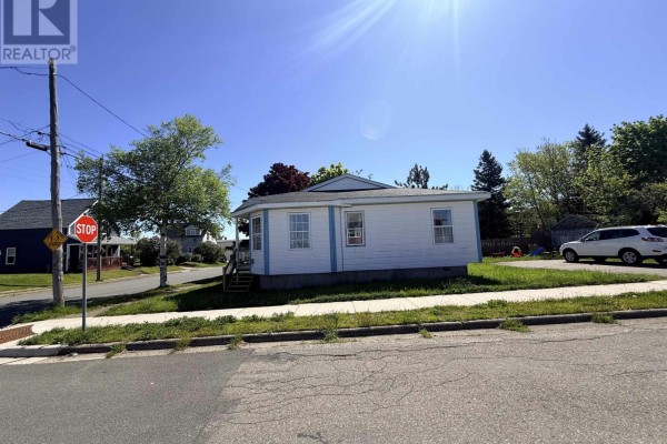 100-102 Henry Street Street, Sydney, NS B1N2H3 Photo 4