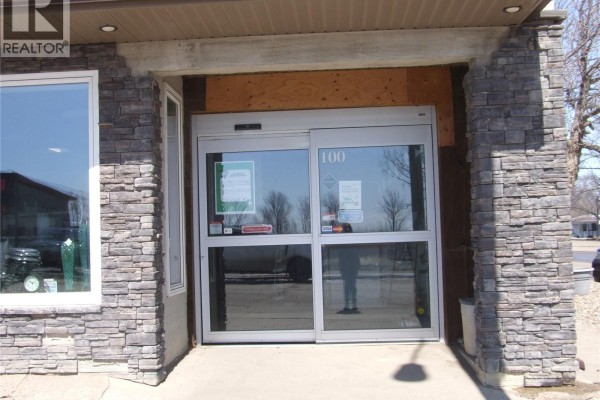 100 1st Avenue, Leader, SK S0N1H0 Photo 2