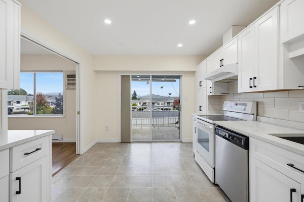 100 32691 Garibaldi Drive, Abbotsford, BC V2T5T7 Photo 5