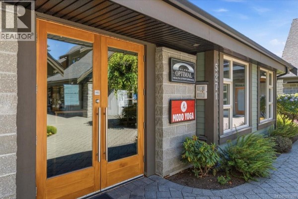 5271 Rutherford Rd, Nanaimo, BC, photo 2