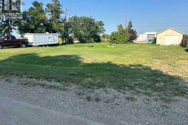 100 And 102 Edward Street, Radisson, SK S0K3L0 Photo 2