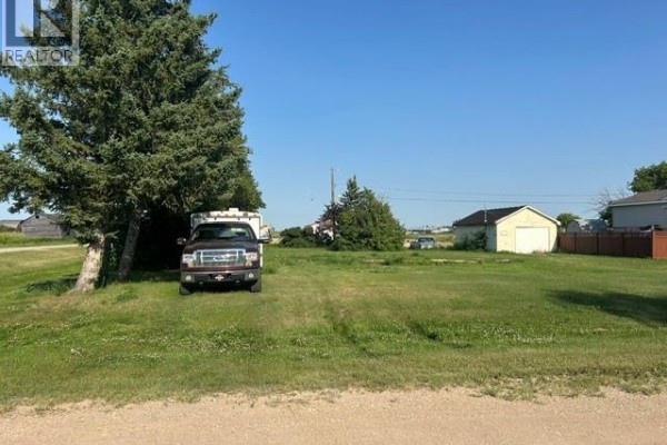 100 And 102 Edward Street, Radisson, SK S0K3L0 Photo 3