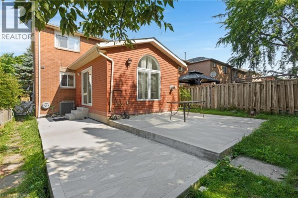 100 Anglerock Drive, Cambridge, ON, photo 3