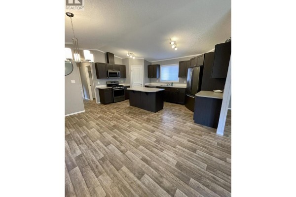 Primary Bedroom - 100 Aspen Drive Unit# 116, Sparwood, BC V0B2G0 Photo 2