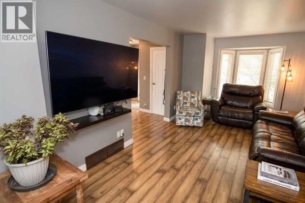 Dining room - 100 Coach Manor Rise Sw, Calgary, AB T3H1E2 Photo 2