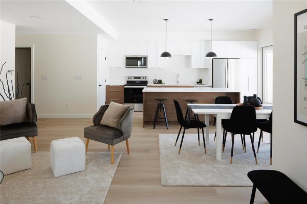100 Des Meurons Street, Winnipeg, MB R2H2M3 Photo 3