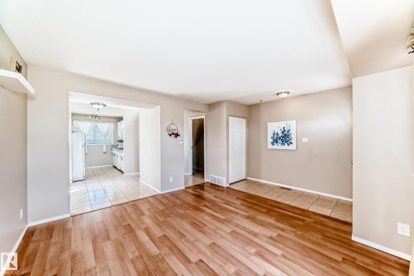 Primary Bedroom - 100 Dickinsfield Ct Nw, Edmonton, AB T5V5V8 Photo 4