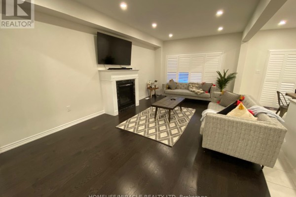 100 Dolobram Trail, Brampton, ON, photo 3