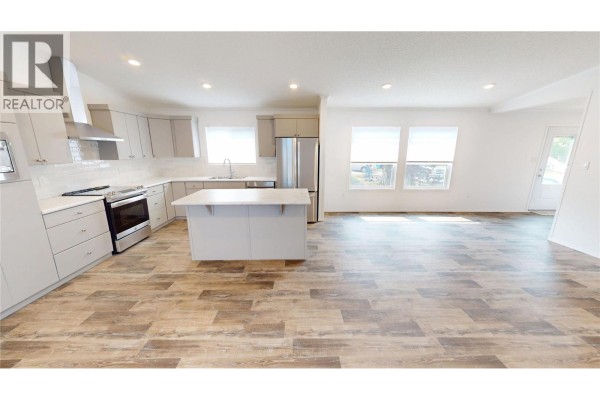 Full ensuite bathroom - 100 Industrial Road Unit# 43, Sparwood, BC V0B2G1 Photo 4