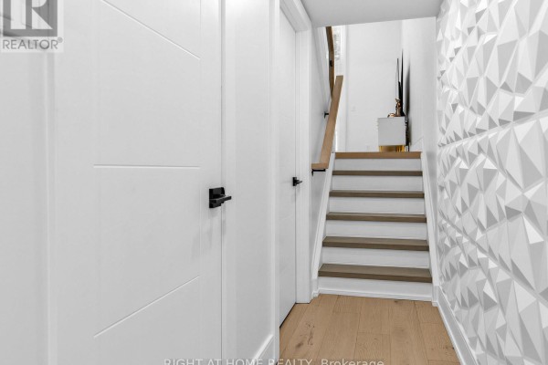 100 Jenny Wrenway, Toronto, ON, photo 3
