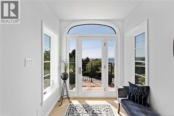 100 King George Terr, Oak Bay, BC, photo 3
