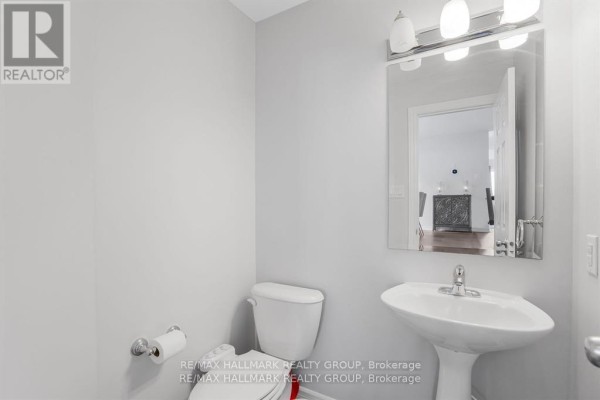 100 Lerta Way, Ottawa, ON K4A0W5 Photo 4