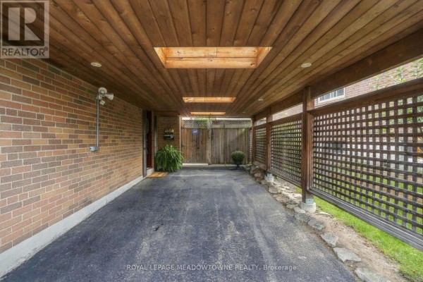 Primary Bedroom - 100 Lexington Avenue, Toronto, ON M9V2G8 Photo 4