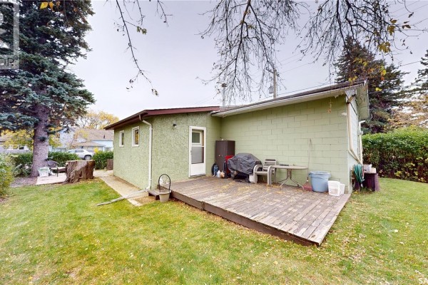 Kitchen - 100 Lonsdale Street, Wawota, SK S0G5A0 Photo 2