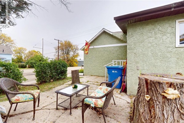 Living room - 100 Lonsdale Street, Wawota, SK S0G5A0 Photo 4