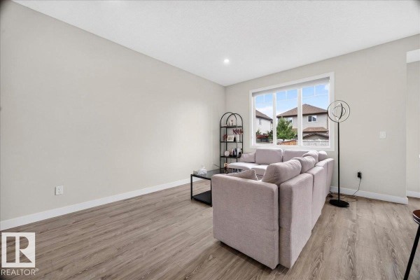 Primary Bedroom - 100 Meadowland Cr, Spruce Grove, AB T7X0P6 Photo 4